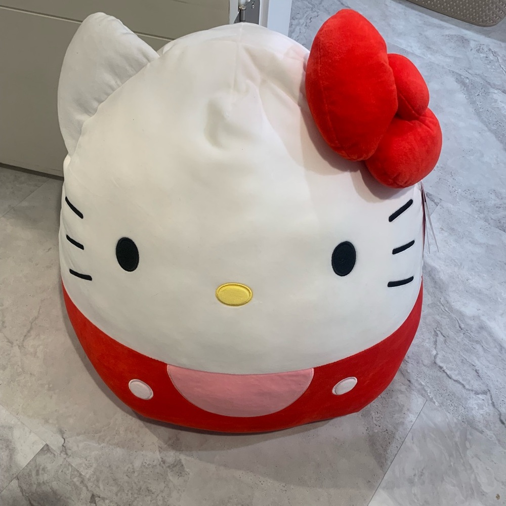 *** SOLD *** Hello Kitty Squishmallow
